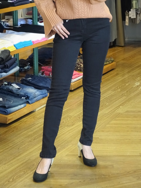 INDIMARK（インディマーク）しなやかストレッチのスキニースリムパンツ 